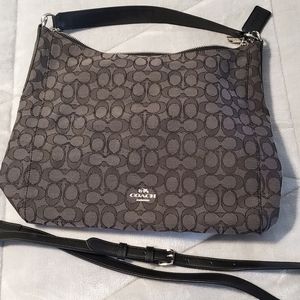 Classy Coach Purse!!